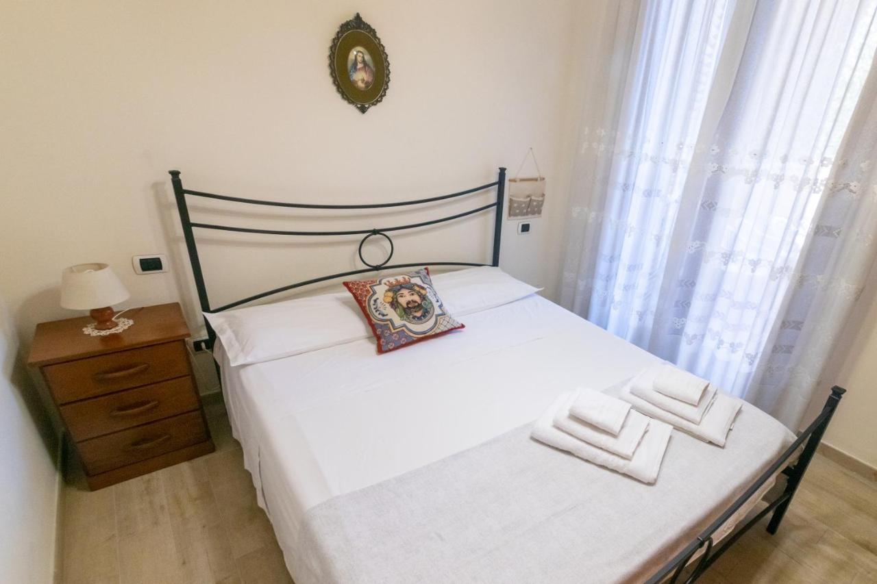 Corallo Holiday House Acitrezza Ачи-Трецца Екстер'єр фото
