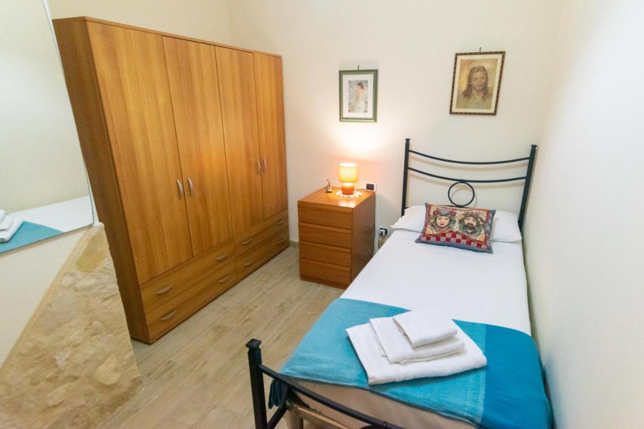 Corallo Holiday House Acitrezza Ачи-Трецца Екстер'єр фото