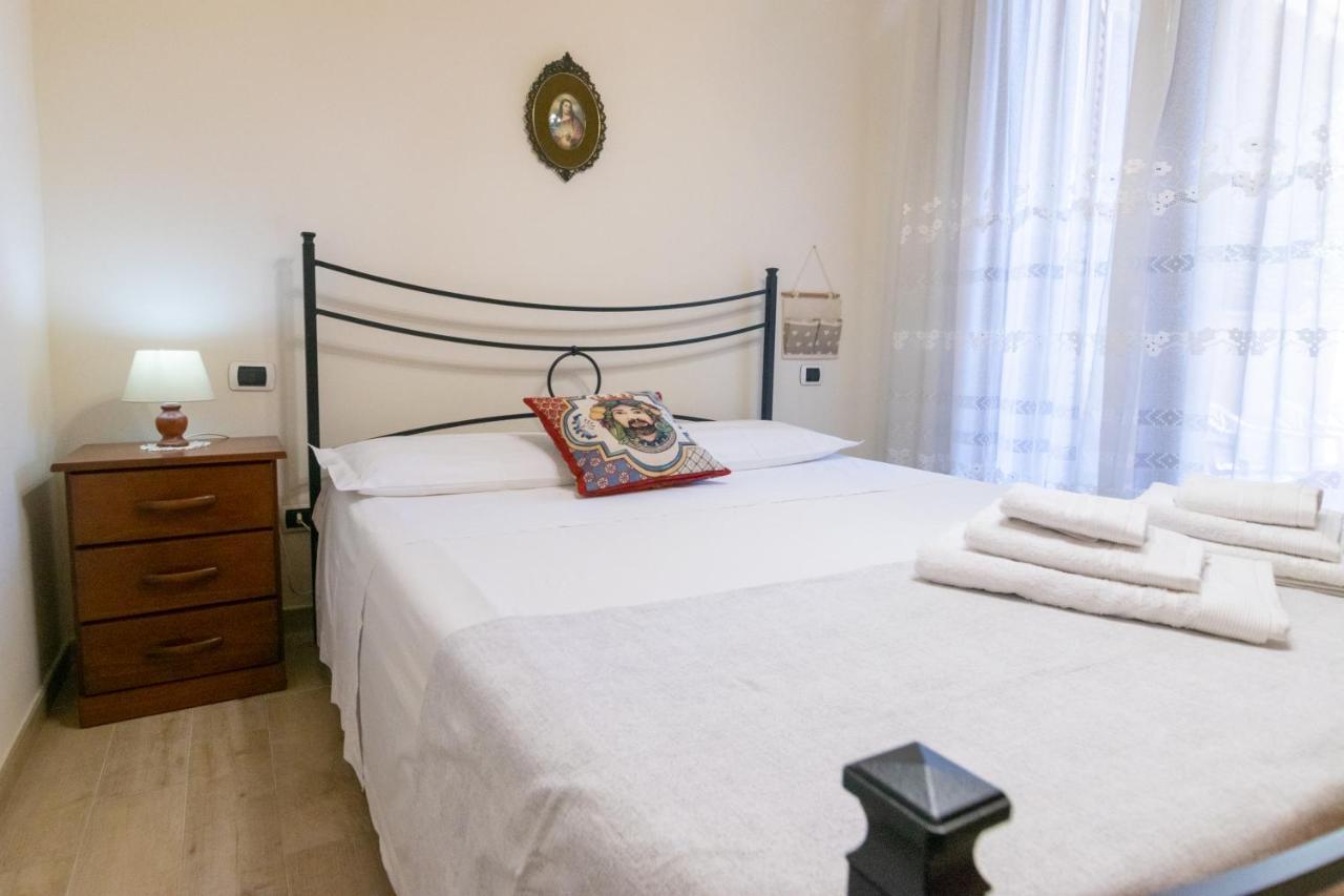 Corallo Holiday House Acitrezza Ачи-Трецца Екстер'єр фото